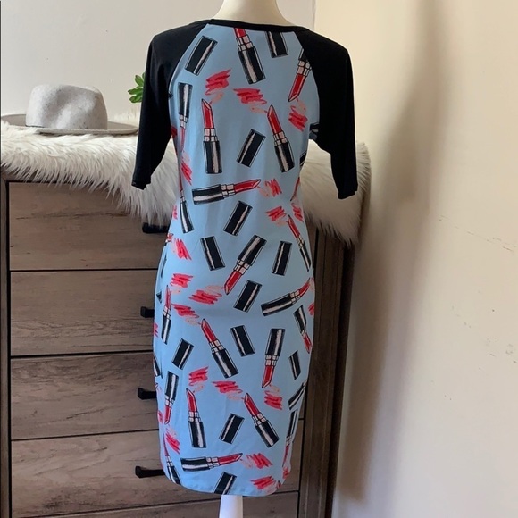 Iularoe • raglan tshirt dress in lipstick print - Picture 2 of 6